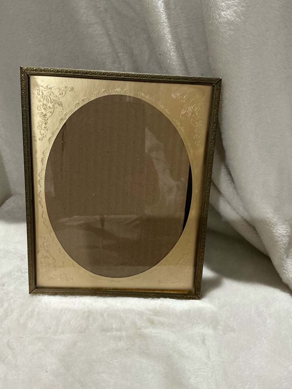 Vintage Gold Metal Picture Frame Size 8 x 10 Gold Tone Ornate Floral, Oval mat